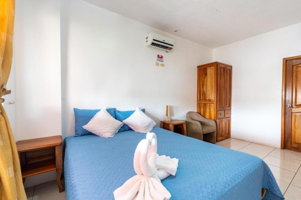 Hostal Tongo Reef Puerto Baquerizo Moreno Dış mekan fotoğraf