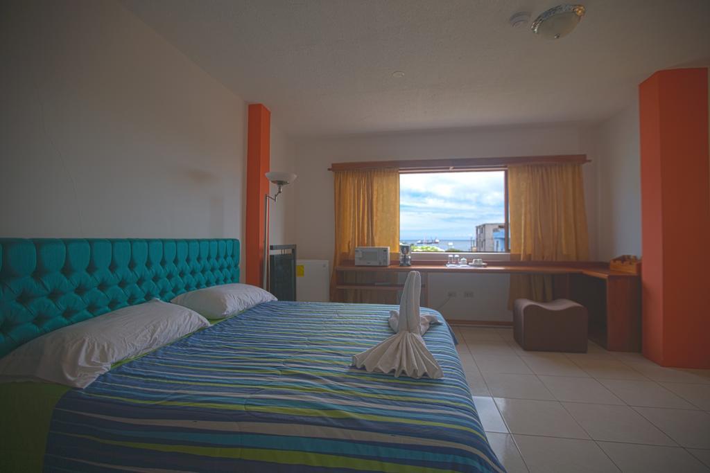 Hostal Tongo Reef Puerto Baquerizo Moreno Dış mekan fotoğraf