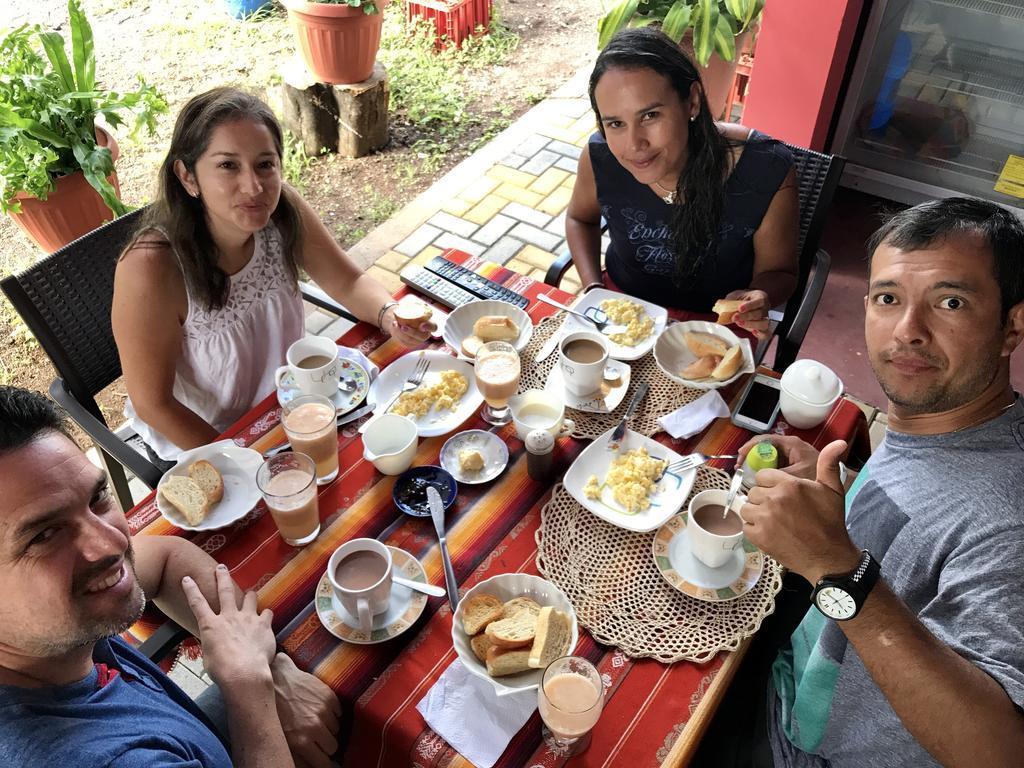 Hostal Tongo Reef Puerto Baquerizo Moreno Dış mekan fotoğraf