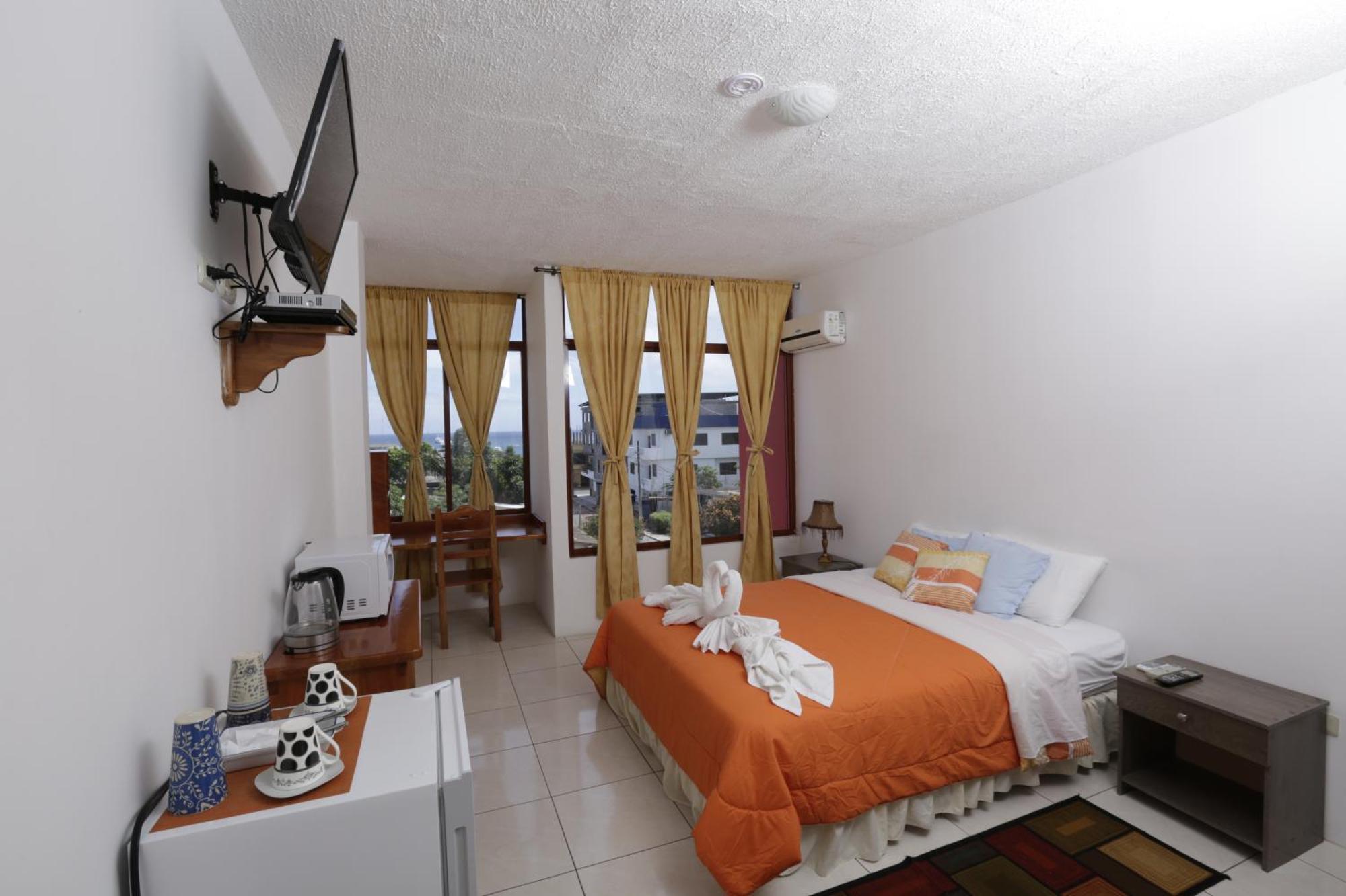 Hostal Tongo Reef Puerto Baquerizo Moreno Dış mekan fotoğraf